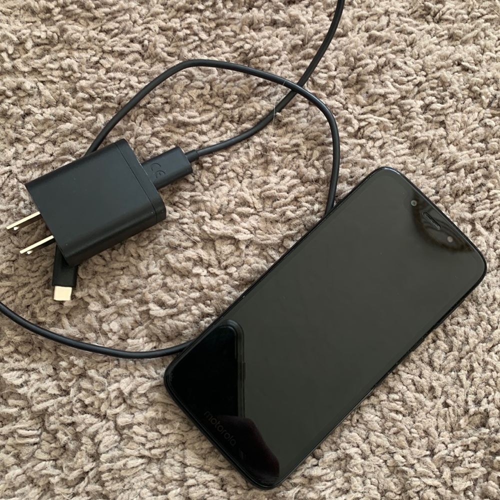 Motorola G7 Play phone